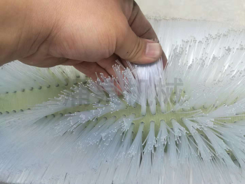 無(wú)動(dòng)力滾刷清掃器 (4).jpg